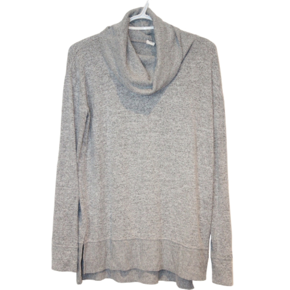 2/$30 🏷 Gap Heathered Grey Cowl Neck Long Sleeve Sweater Size M